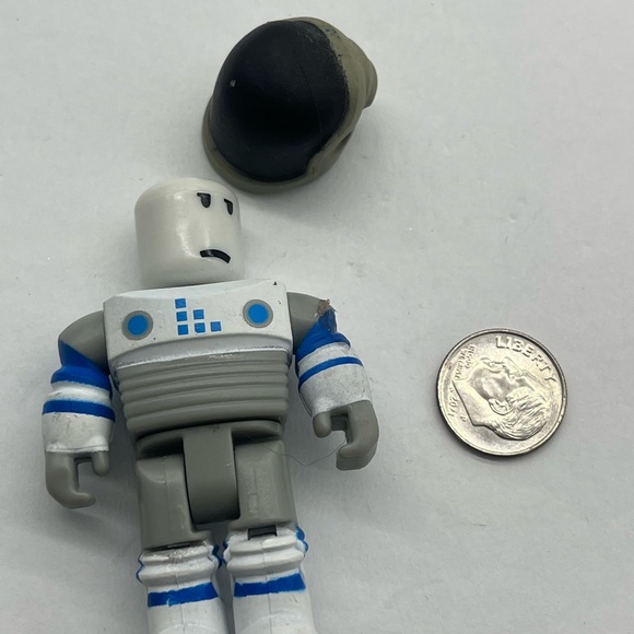 Roblox astronaut 3” figure toy - Picture 3 of 3